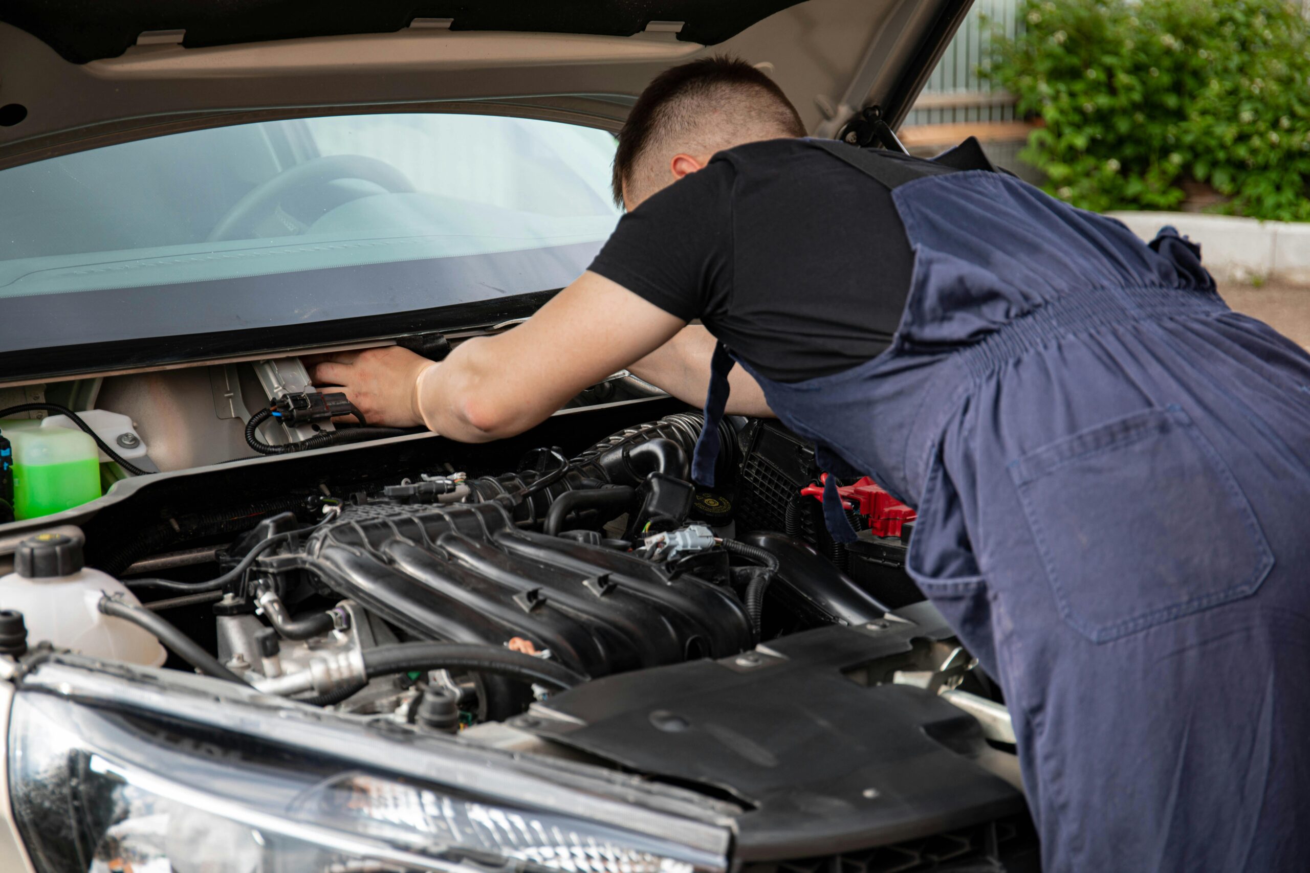 DIY vs Professional Car Repairs - A Checklist for Every American